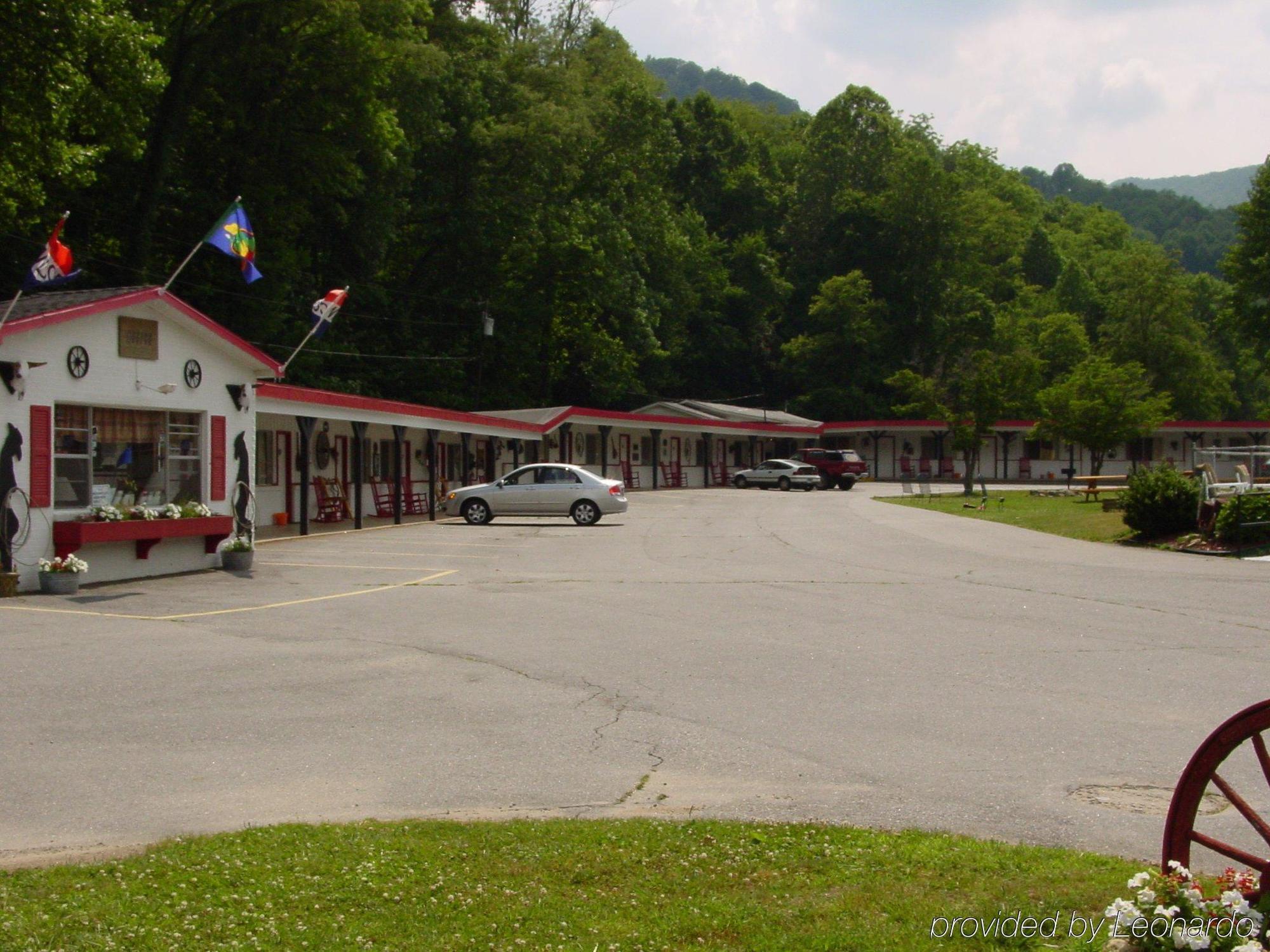 A Holiday Motel - Maggie Valley Buitenkant foto